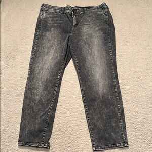 Torrid Bombshell Straight Super Soft Jeans in size 24R.